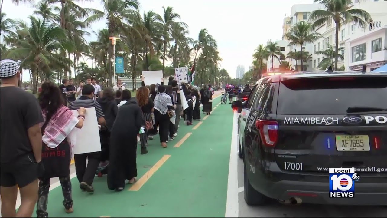 Rally held in Miami Beach by pro-Palestine supporters