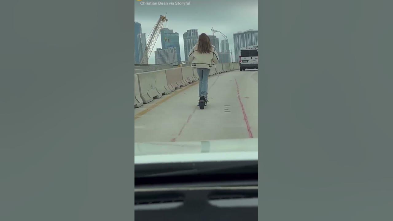 This woman was spotted in one of Miami’s busiest highways riding a scooter  #florida #miami