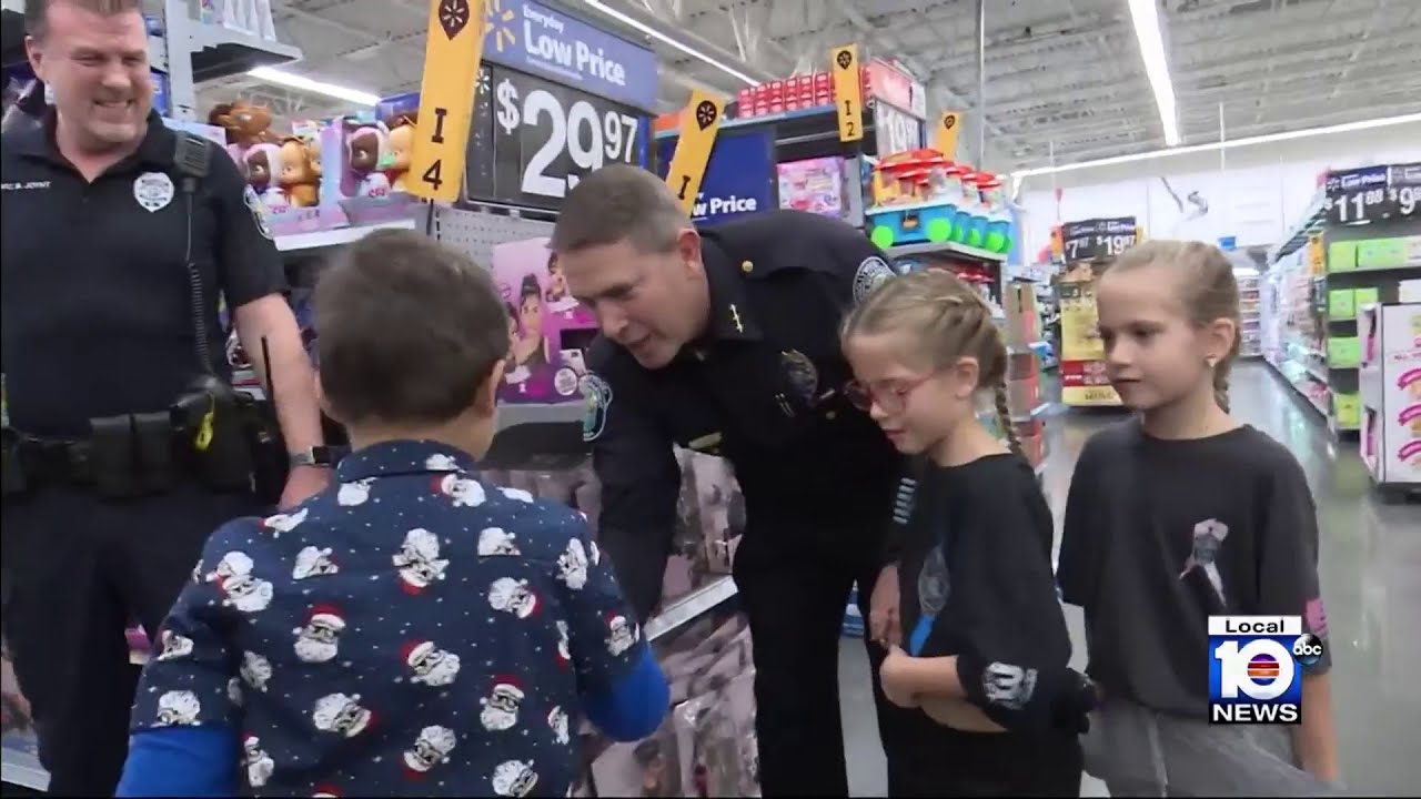 Children taken on holiday shopping spree by Hollywood police officers