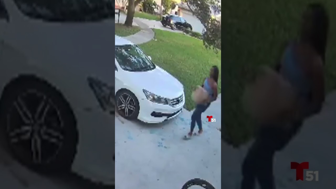 Mujer captada cuando se llevaba paquetes de casas en #Florida