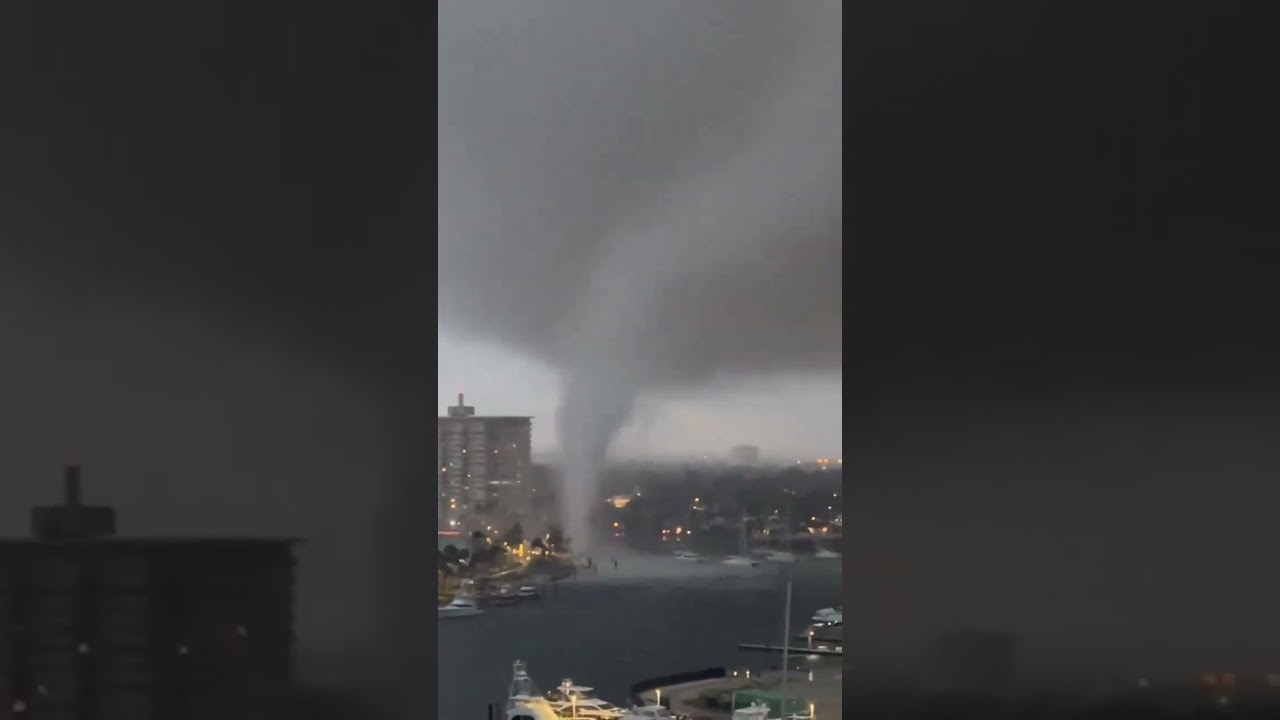 Large #Tornado touches down in Fort Lauderdale, Florida