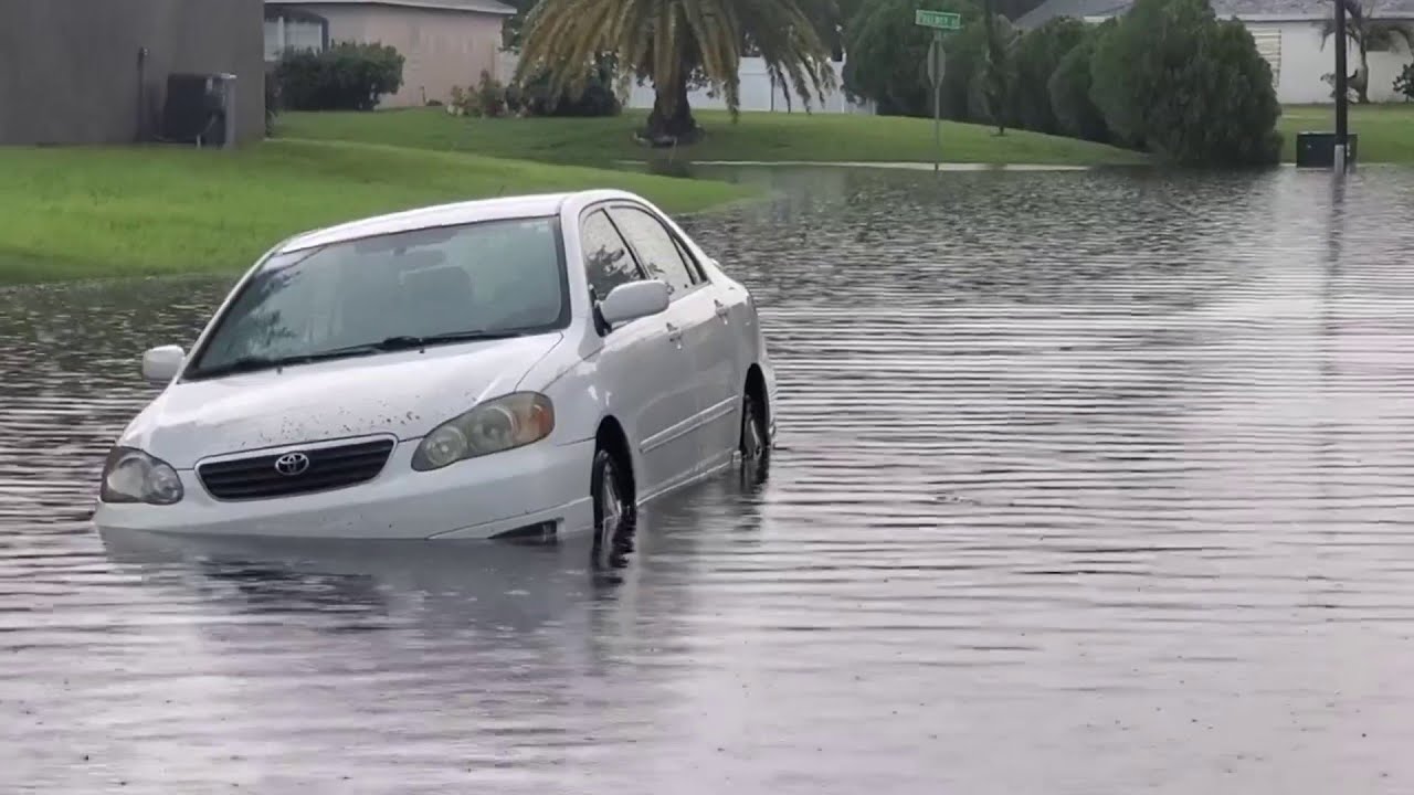Heavy rain causes flooding in Palm Bay, Florida