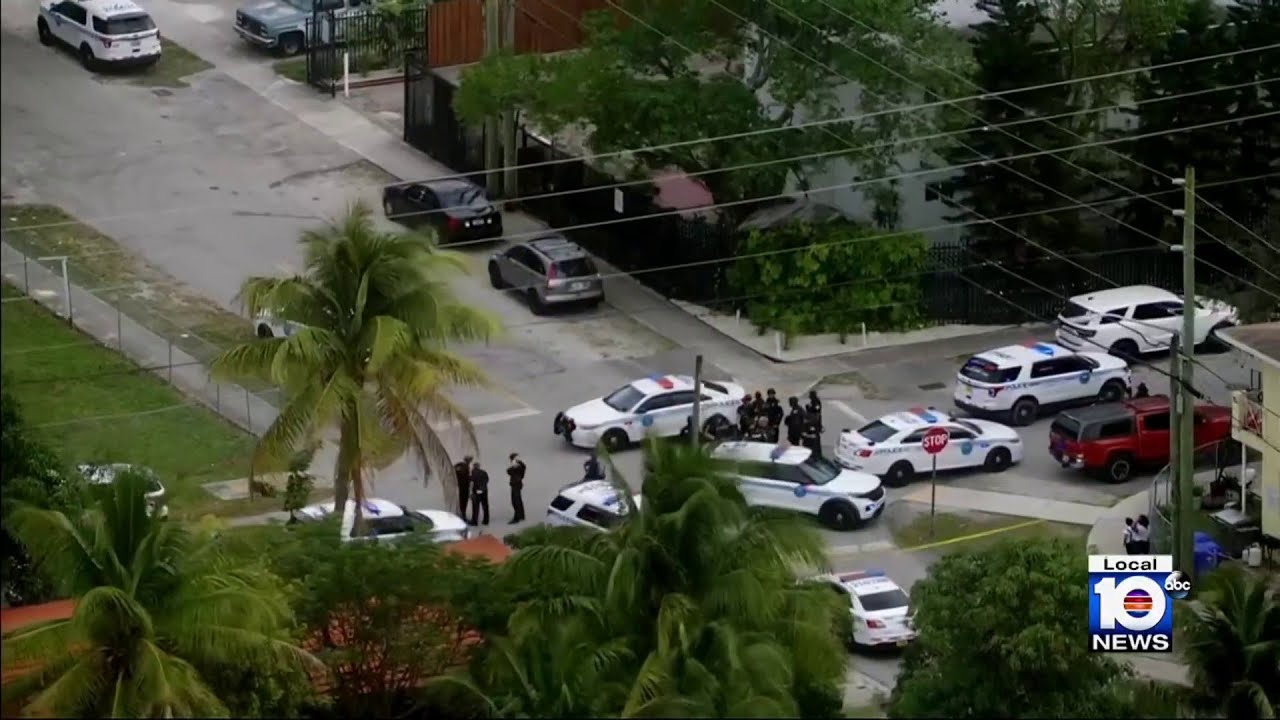 Four suspects sought after shooting in Miami