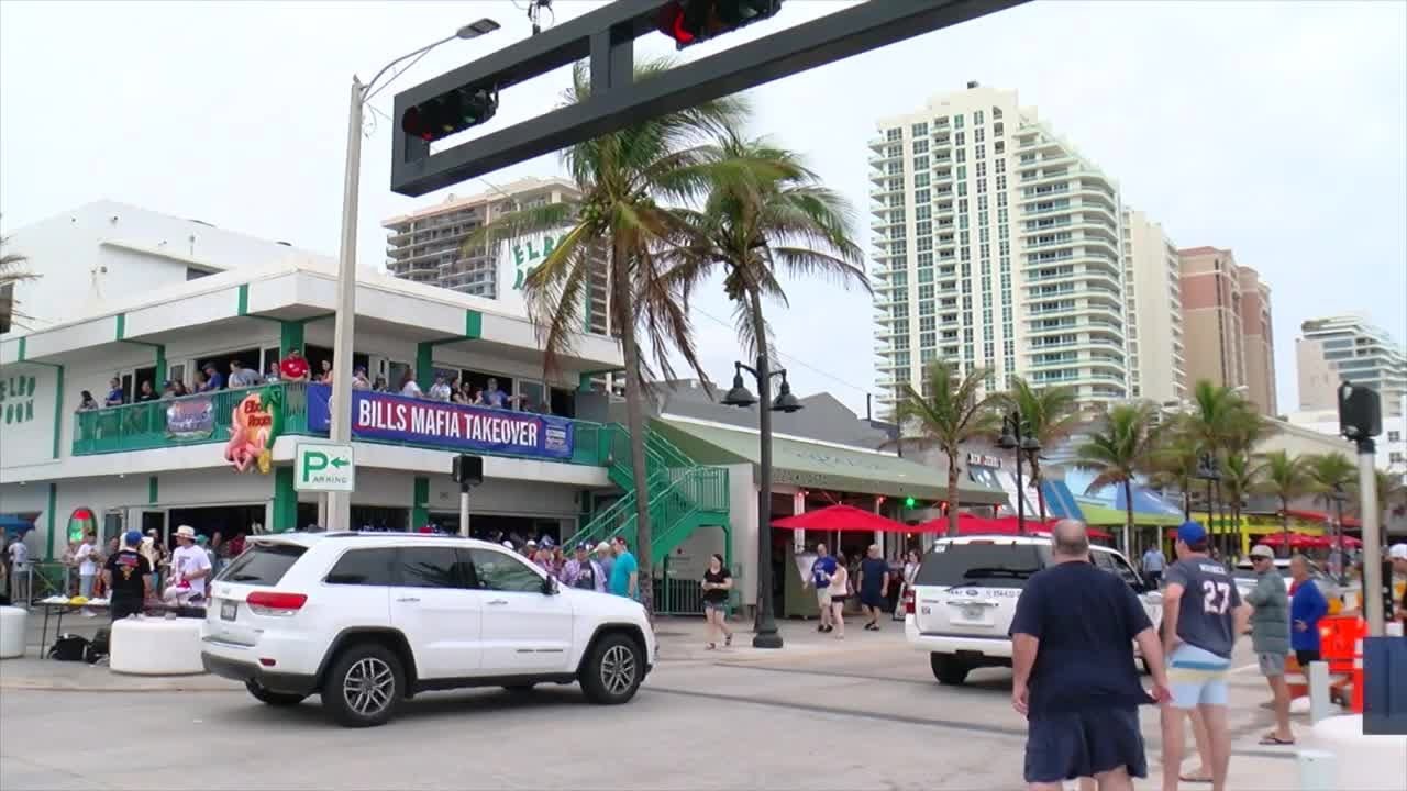 'This is insane': Thousands of Bills fan travel to Miami for AFC East matchup