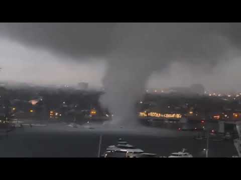 Enorme tornado azota la playa de Fort Lauderdale, sur de Florida, Estados Unidos