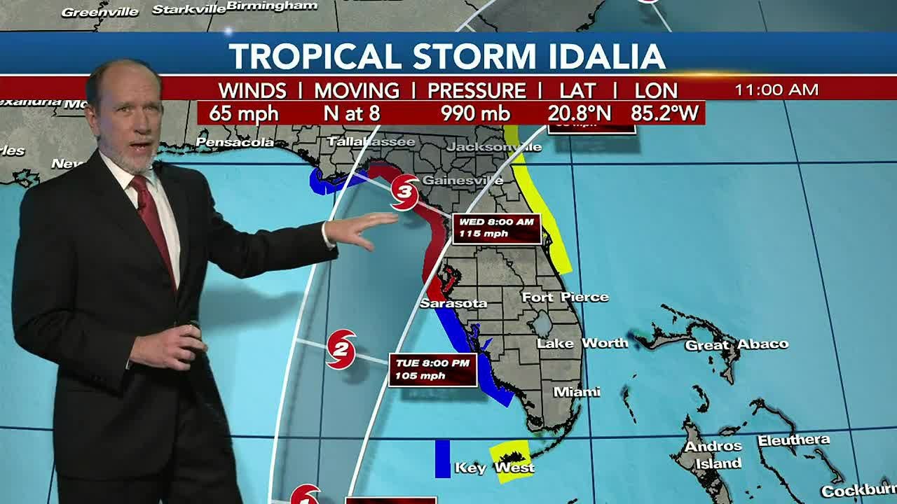 Idalia strengthens, Florida in path of storm