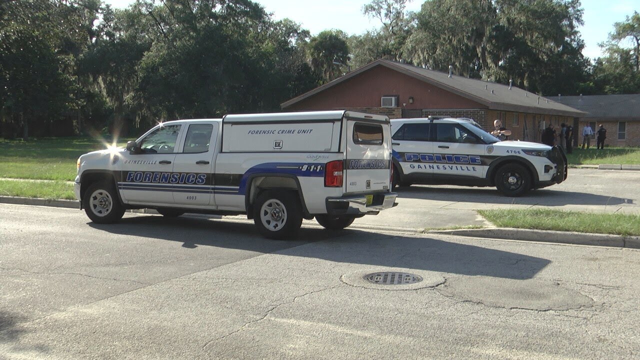 16-year-old shot in Gainesville neighborhood, dies in hospital