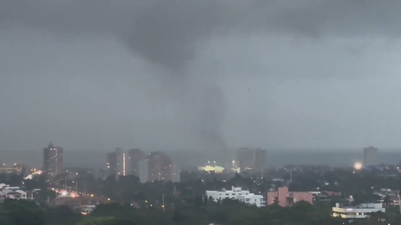 Tornado ripping through Rio Vista and Ft Lauderdale Beach