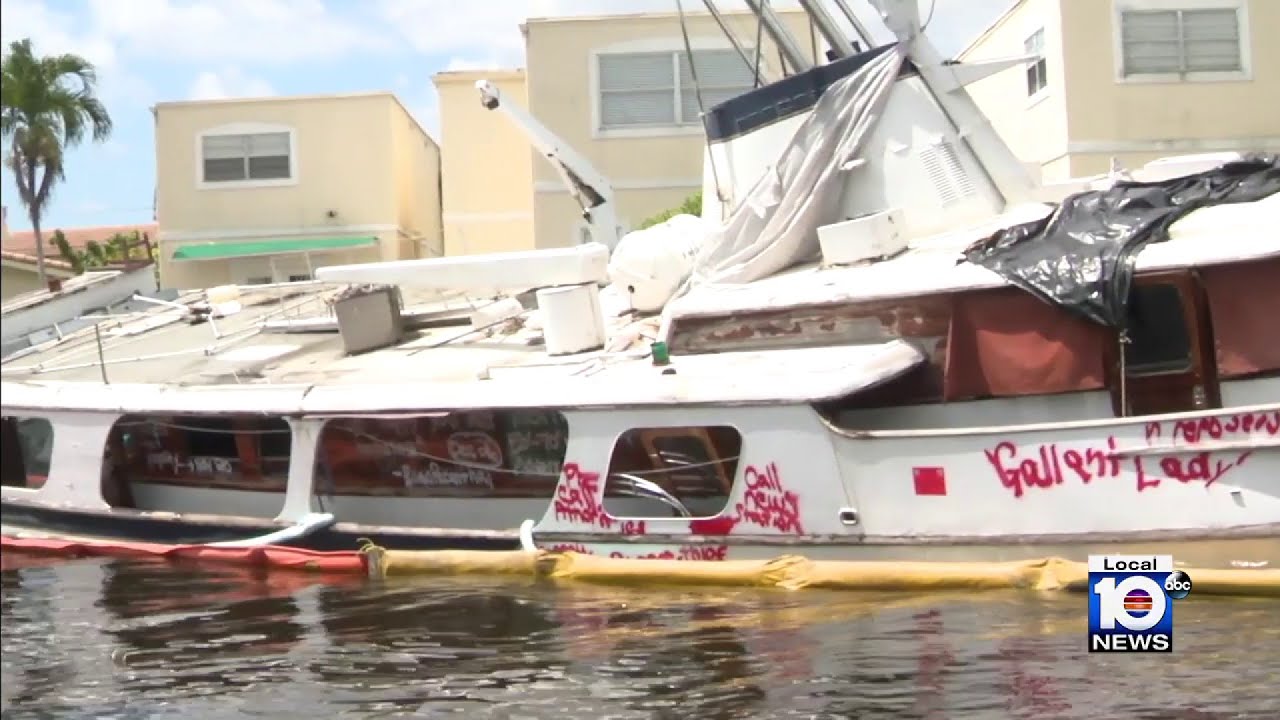 Abandoned boat concerns residents in Fort Lauderdale