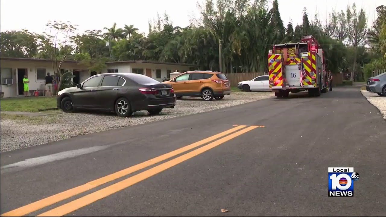 Fire rescue crews respond to house fire in Wilton Manors