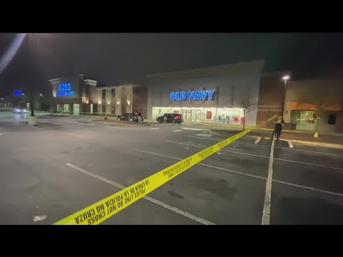 2 critically hurt in Gainesville shopping plaza shooting
