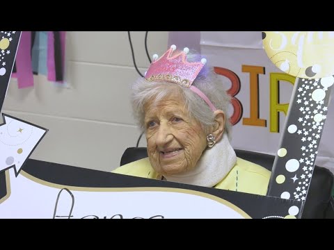 Florida woman celebrates 100th birthday | 10News WTSP