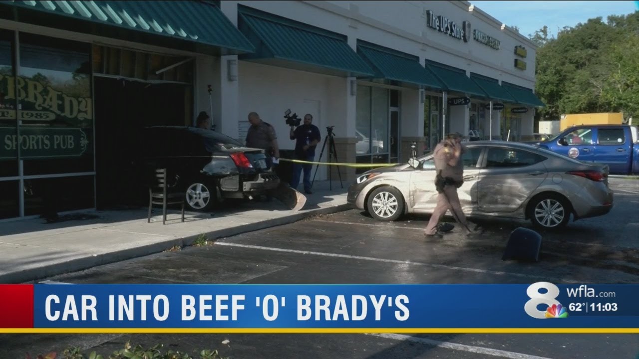 6 injured when car crashes into Spring Hill Beef O’ Brady’s