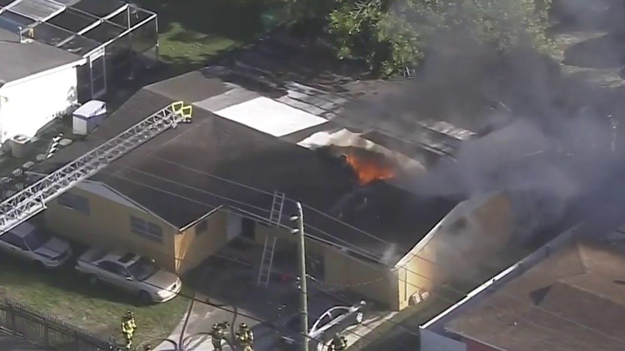 Crews battle Miami Gardens house fire