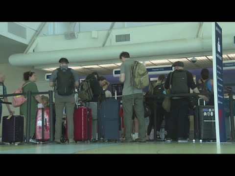 Crowds hit Jacksonville International Airport for double holiday weekend, delays impact travel